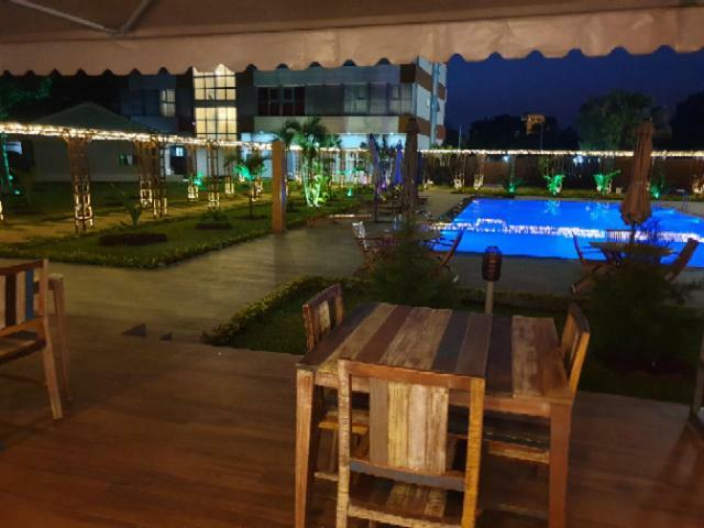 Hotel Bella Riva Kinshasa Esterno foto